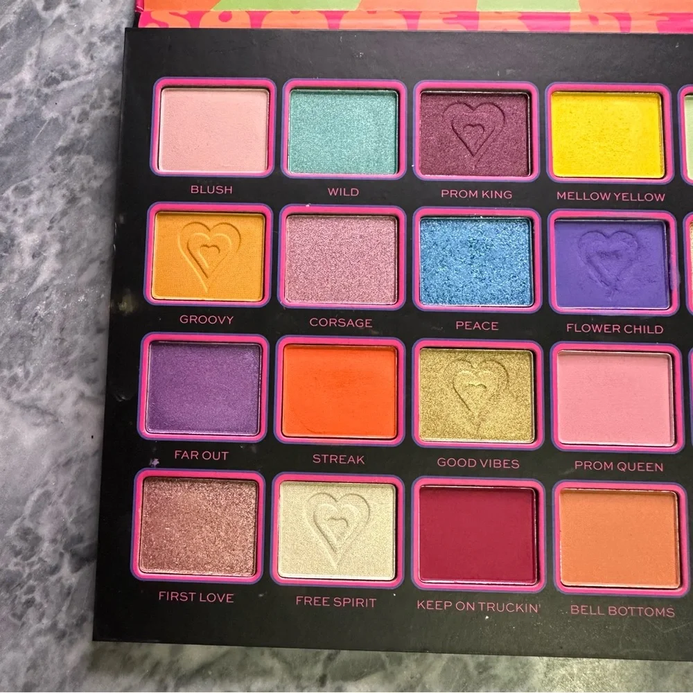 Revolution The Simpsons‎ Summer of Love Eyeshadow Palette